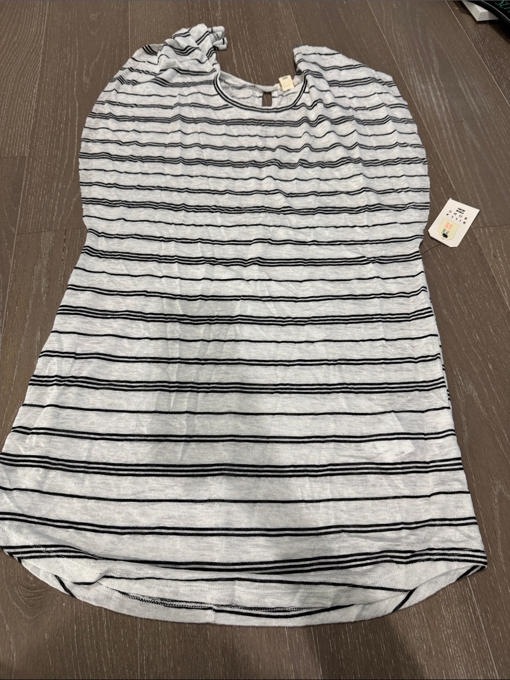 Women’s Black & White Striped Short Sleeve Top swim coverup